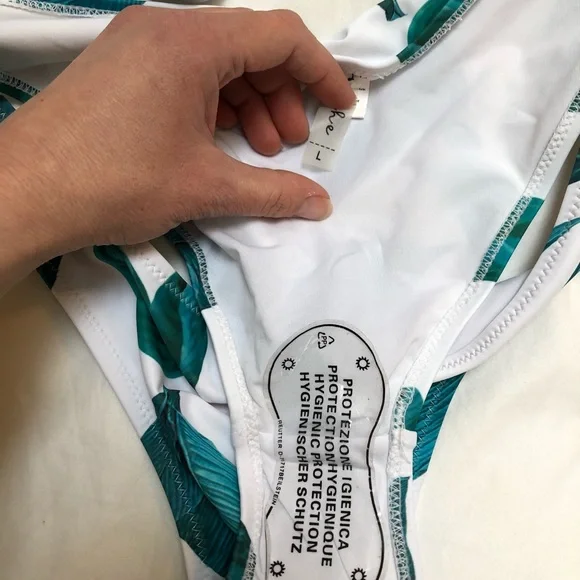 Leaf pattern bikini - Picture 4 of 4